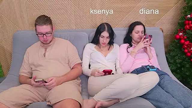 Ksenny online show from December 2025 04:14:01 AM