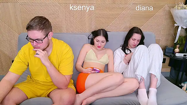 Ksenny online show from March 2026 04:40:01 AM