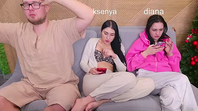 Ksenny online show from December 2025 04:23:02 AM