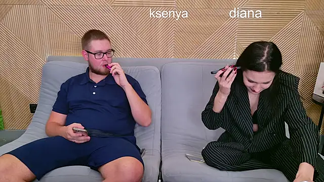 Ksenny online show from October 2025 05:47:01 PM