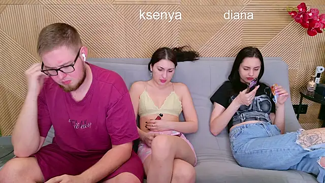 Ksenny online show from April 2026 05:25:01 AM