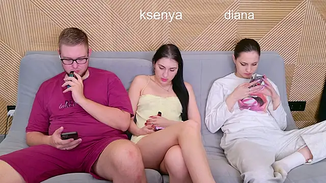 Ksenny online show from May 2026 06:53:01 AM