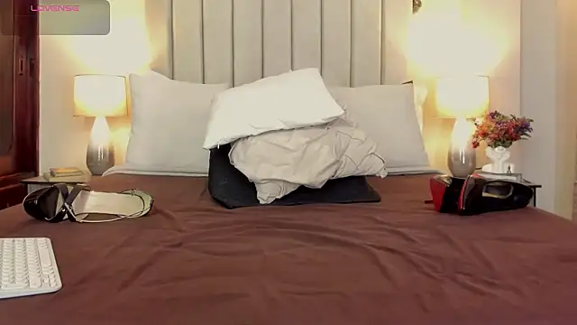 romina-brunette online show from March 2026 01:26:02 PM