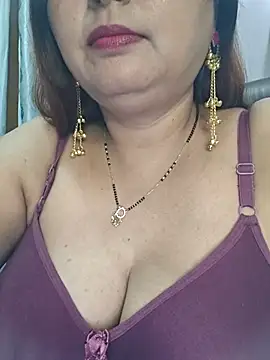 Dianaa9 online show from April 2026 06:10:01 PM