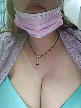 Snapshot of Dianaa9 chatting on December 2025 08:30:01 PM Dianaa9 online show from December 2025 08:30:01 PM