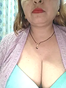 Snapshot of Dianaa9 chatting on December 2025 07:48:01 PM Dianaa9 online show from December 2025 07:48:01 PM