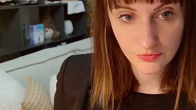 victoirenextdoor online show from February 2026 03:43:01 PM