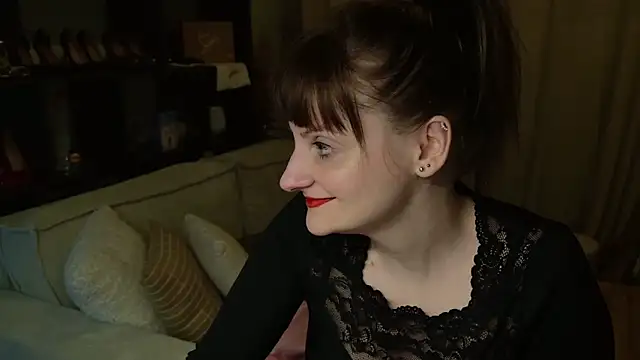 victoirenextdoor online show from February 2026 09:28:01 PM