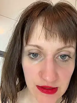 Snapshot of victoirenextdoor chatting on March 2025 08:27:02 PM victoirenextdoor online show from March 2025 08:27:02 PM