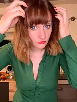 Snapshot of victoirenextdoor chatting on September 2025 06:28:02 PM victoirenextdoor online show from September 2025 06:28:02 PM