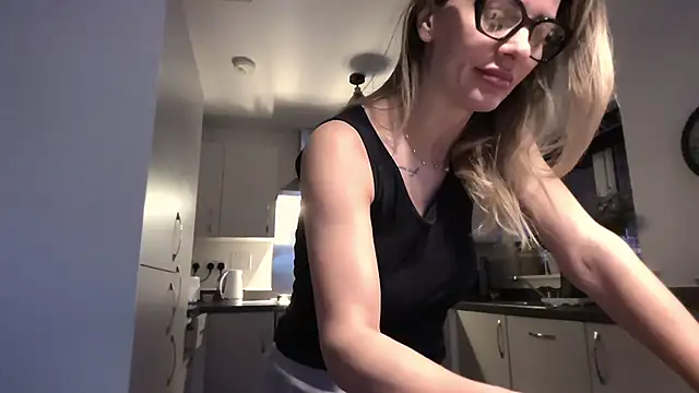 Snapshot of SweetMonicaUK chatting on February 2026 09:49:01 AM SweetMonicaUK online show from February 2026 09:49:01 AM