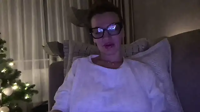 SweetMonicaUK online show from December 2025 10:48:01 PM