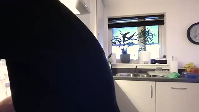 SweetMonicaUK online show from December 2025 12:39:01 PM