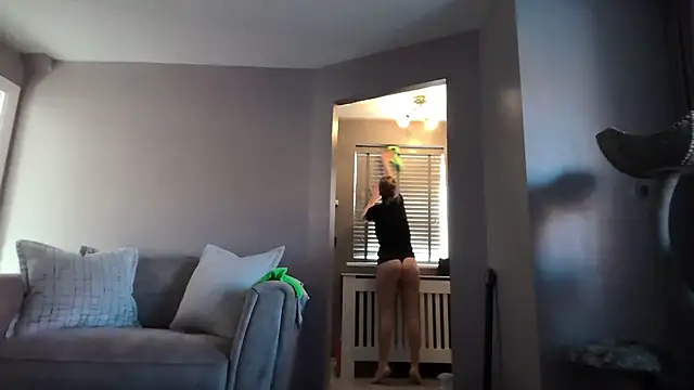 SweetMonicaUK online show from October 2025 09:30:01 AM