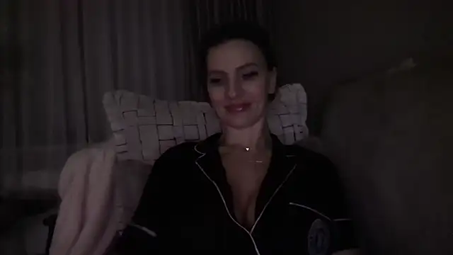 Snapshot of SweetMonicaUK chatting on January 2026 09:52:02 PM SweetMonicaUK online show from January 2026 09:52:02 PM