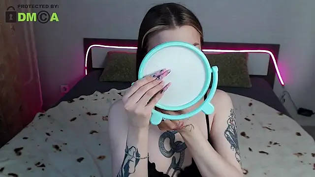 RonnieMilles online show from November 2025 08:20:01 PM