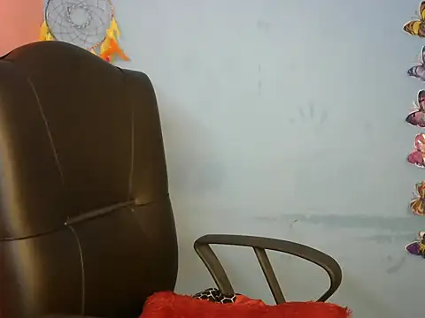 Snapshot of Black_cat_cutie chatting on March 2025 04:21:02 AM Black cat cutie online show from March 2025 04:21:02 AM