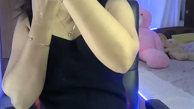 Snapshot of Black_cat_cutie chatting on September 2025 04:57:01 AM Black cat cutie online show from September 2025 04:57:01 AM