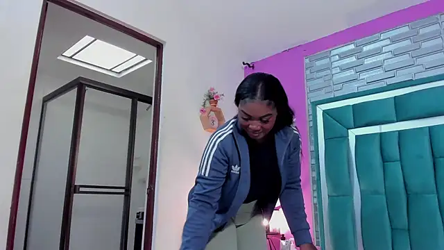 LORENSCOLLINS online show from November 2025 12:52:02 PM