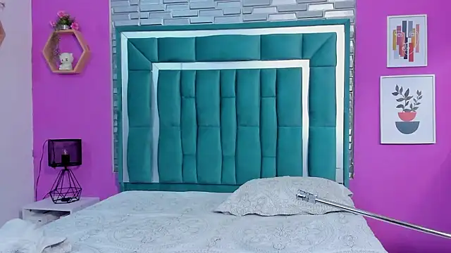 LORENSCOLLINS online show from February 2026 12:38:01 PM