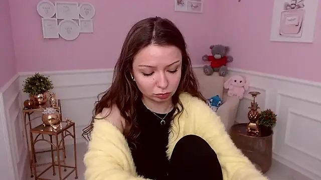 LucySkilar online show from March 2026 05:35:02 AM