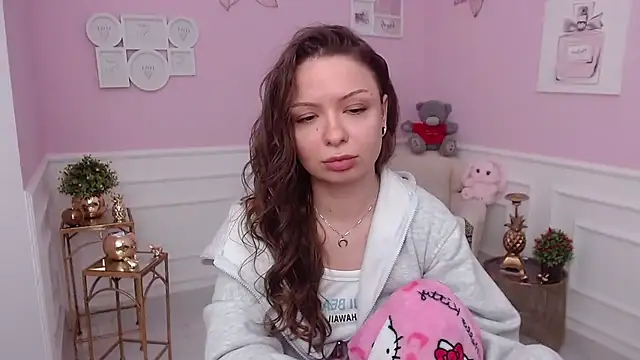 LucySkilar online show from February 2026 05:47:01 AM