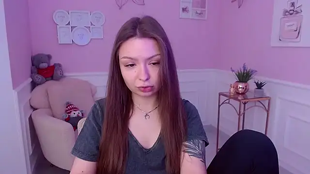 LucySkilar online show from January 2025 05:37:02 AM
