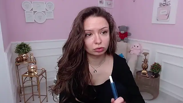 LucySkilar online show from February 2026 05:50:02 AM