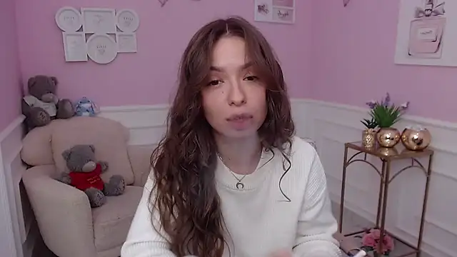 LucySkilar online show from October 2025 04:36:01 AM