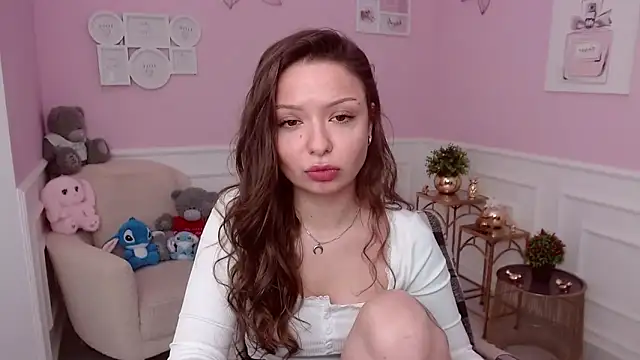 LucySkilar online show from March 2026 06:07:01 AM