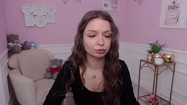 LucySkilar online show from November 2025 07:52:02 AM