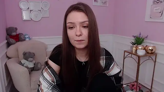 LucySkilar online show from December 2025 06:05:01 AM