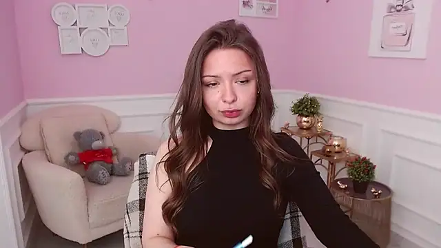 LucySkilar online show from May 2026 04:17:02 AM