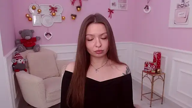 LucySkilar online show from December 2024 08:00:02 AM