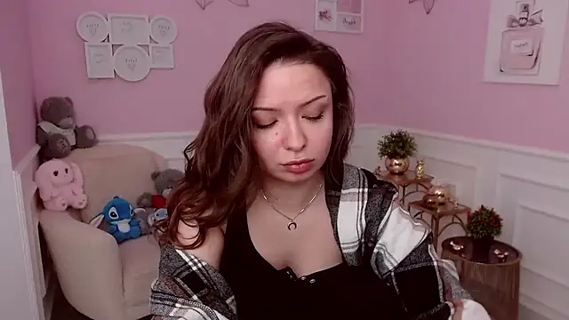 LucySkilar online show from March 2026 05:36:02 AM