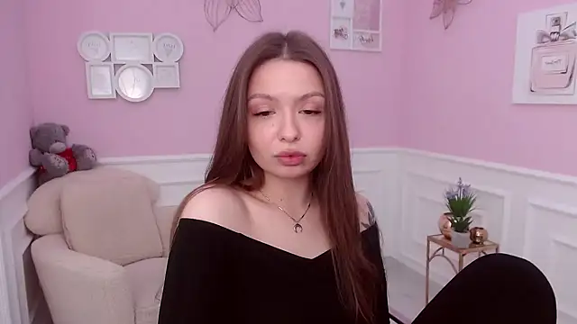 LucySkilar online show from December 2024 05:43:02 AM