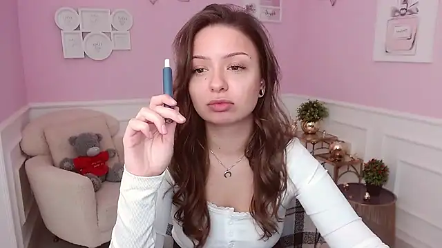 LucySkilar online show from July 2026 04:12:02 AM
