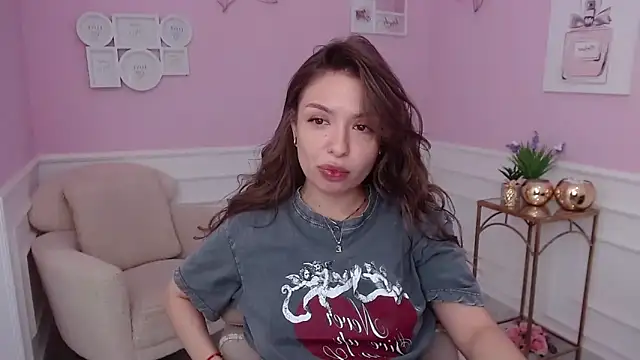 LucySkilar online show from September 2025 04:19:02 AM