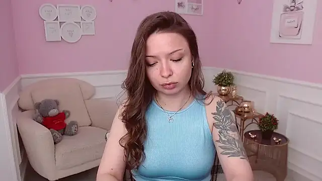 LucySkilar online show from April 2026 04:14:01 AM