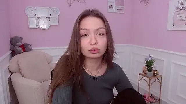 LucySkilar online show from December 2024 09:22:01 AM