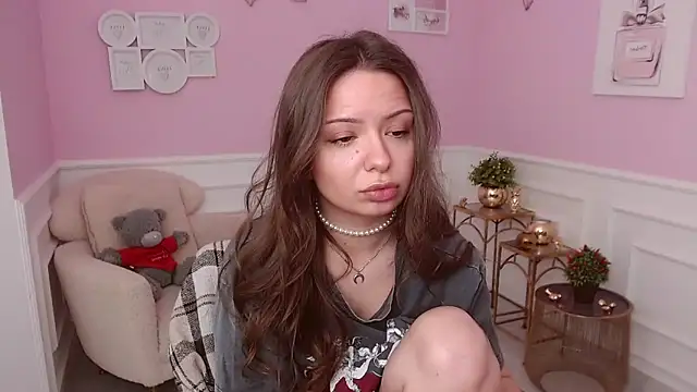 LucySkilar online show from April 2026 04:08:02 AM