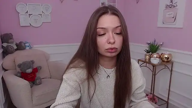 LucySkilar online show from November 2025 06:18:02 AM