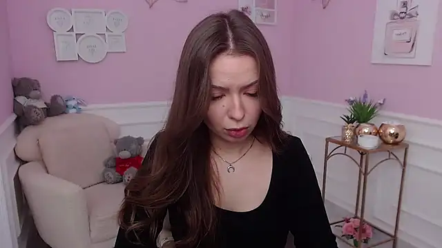 LucySkilar online show from November 2025 05:41:02 AM