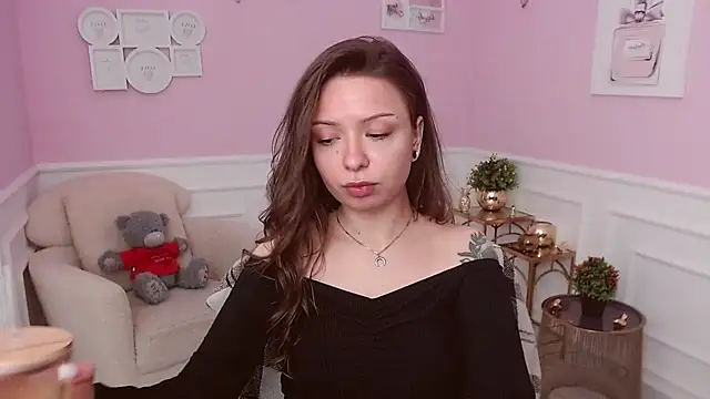 LucySkilar online show from May 2026 04:08:02 AM