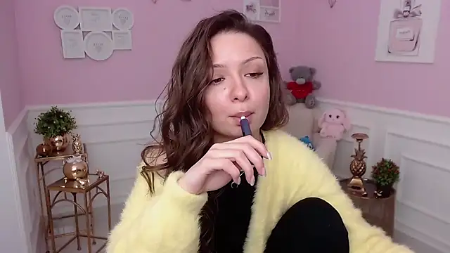 LucySkilar online show from February 2026 05:41:02 AM