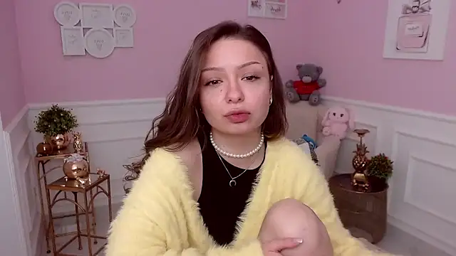 LucySkilar online show from March 2026 05:47:01 AM