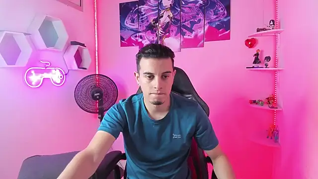 Snapshot of Maximo__ chatting on November 2025 10:02:01 PM Maximo online show from November 2025 10:02:01 PM