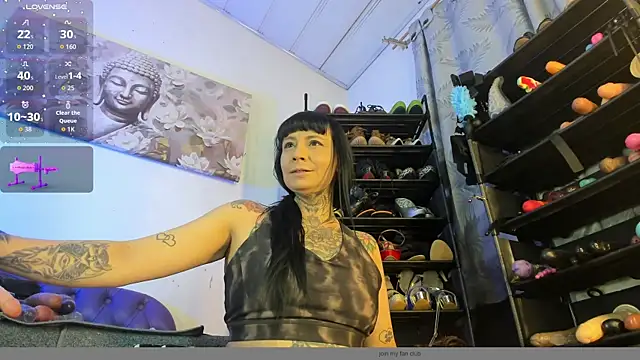 SaraMartins00 online show from April 2026 12:00:01 AM