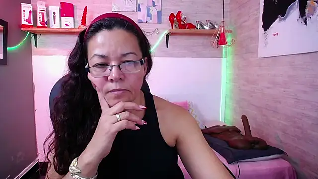 Snapshot of MaturePure chatting on November 2025 09:08:01 PM MaturePure online show from November 2025 09:08:01 PM