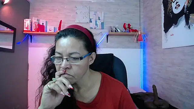 Snapshot of MaturePure chatting on November 2025 08:09:02 PM MaturePure online show from November 2025 08:09:02 PM